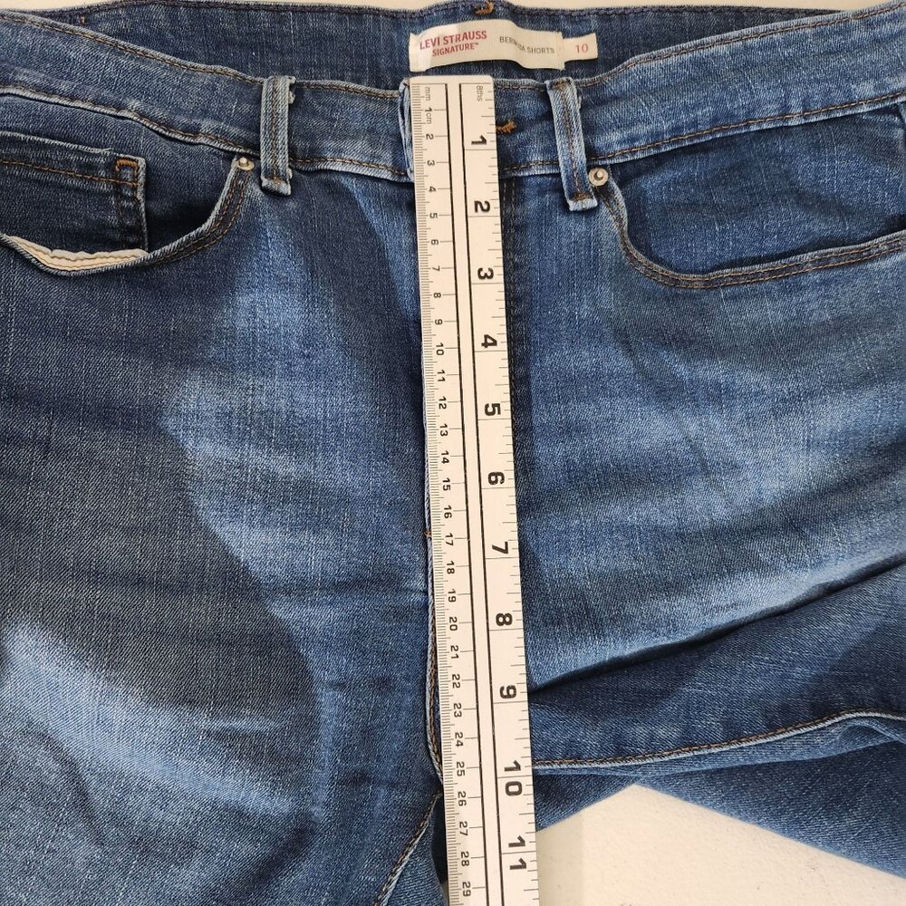 Levi Strauss Signature Bermuda Jean Shorts Womens Size 10 Blue Denim Casual - Picture 6 of 11